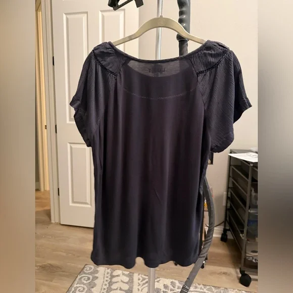 LOFT Smoky Black Flowy Blouse | Pleated Neck | Lightweight Rayon Top Size M - Picture 4 of 5